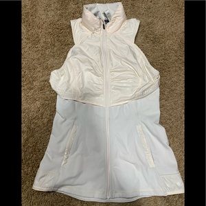 Lululemon cream vest- stow away hood. Size 4.